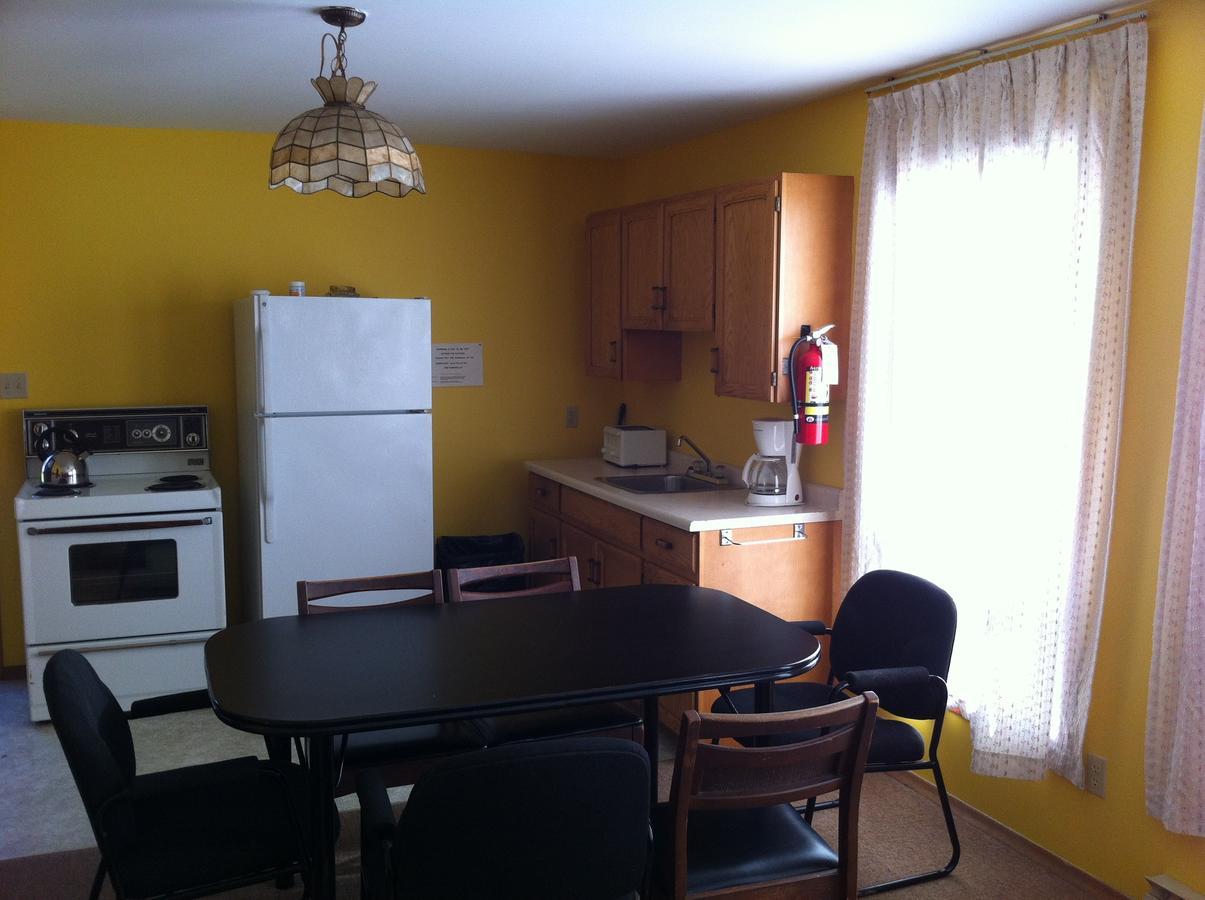 Lake Dalrymple Resort Lagoon City Habitación foto