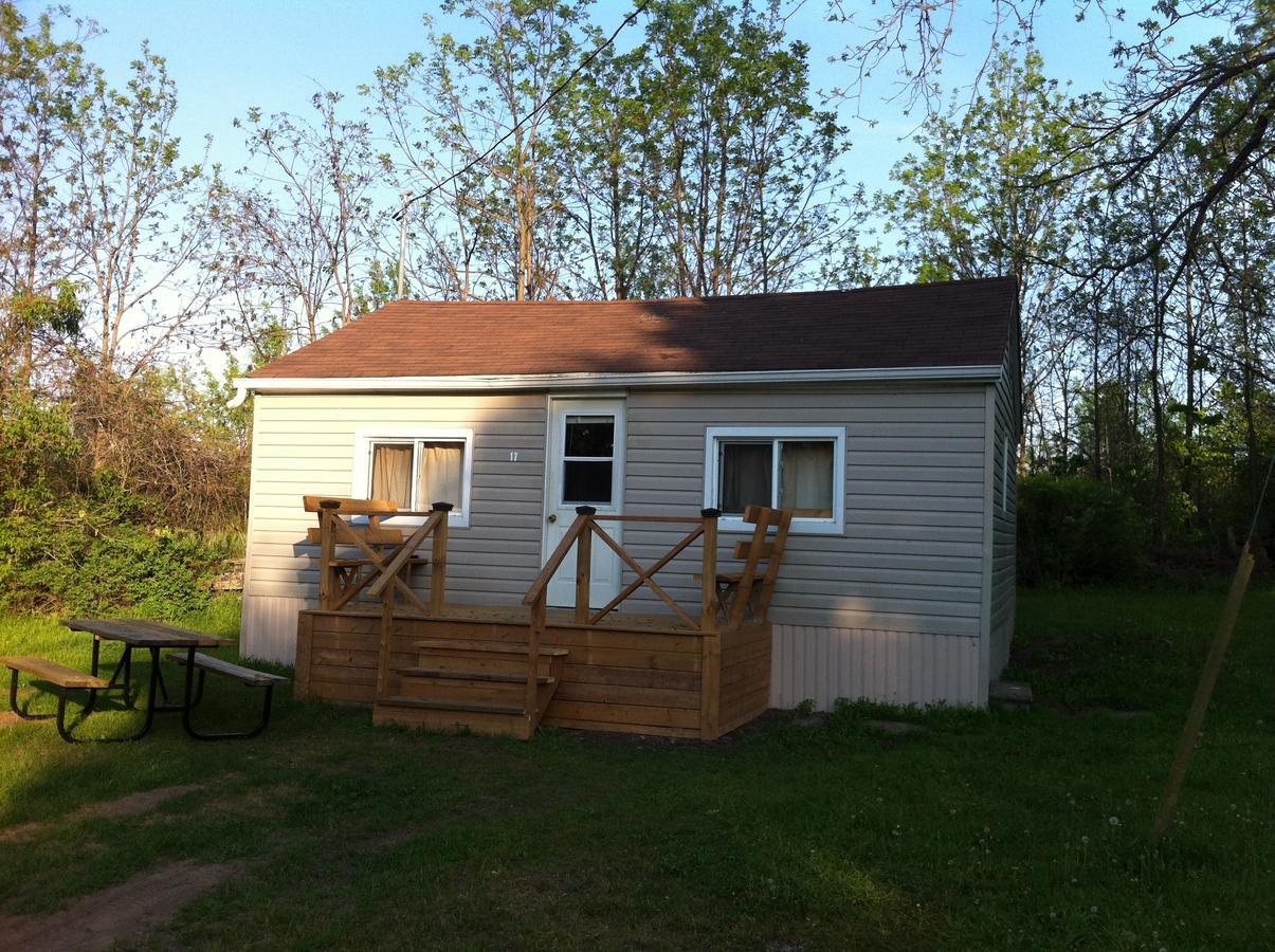 Lake Dalrymple Resort Lagoon City Habitación foto