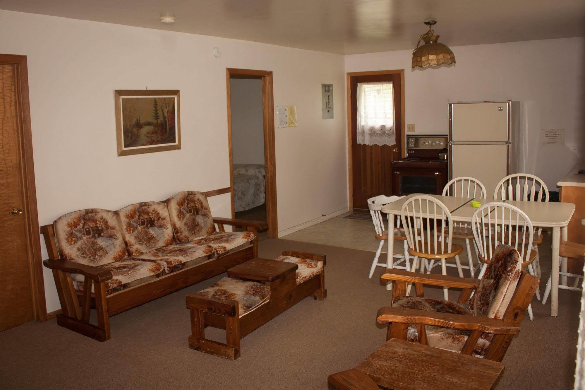 Lake Dalrymple Resort Lagoon City Exterior foto