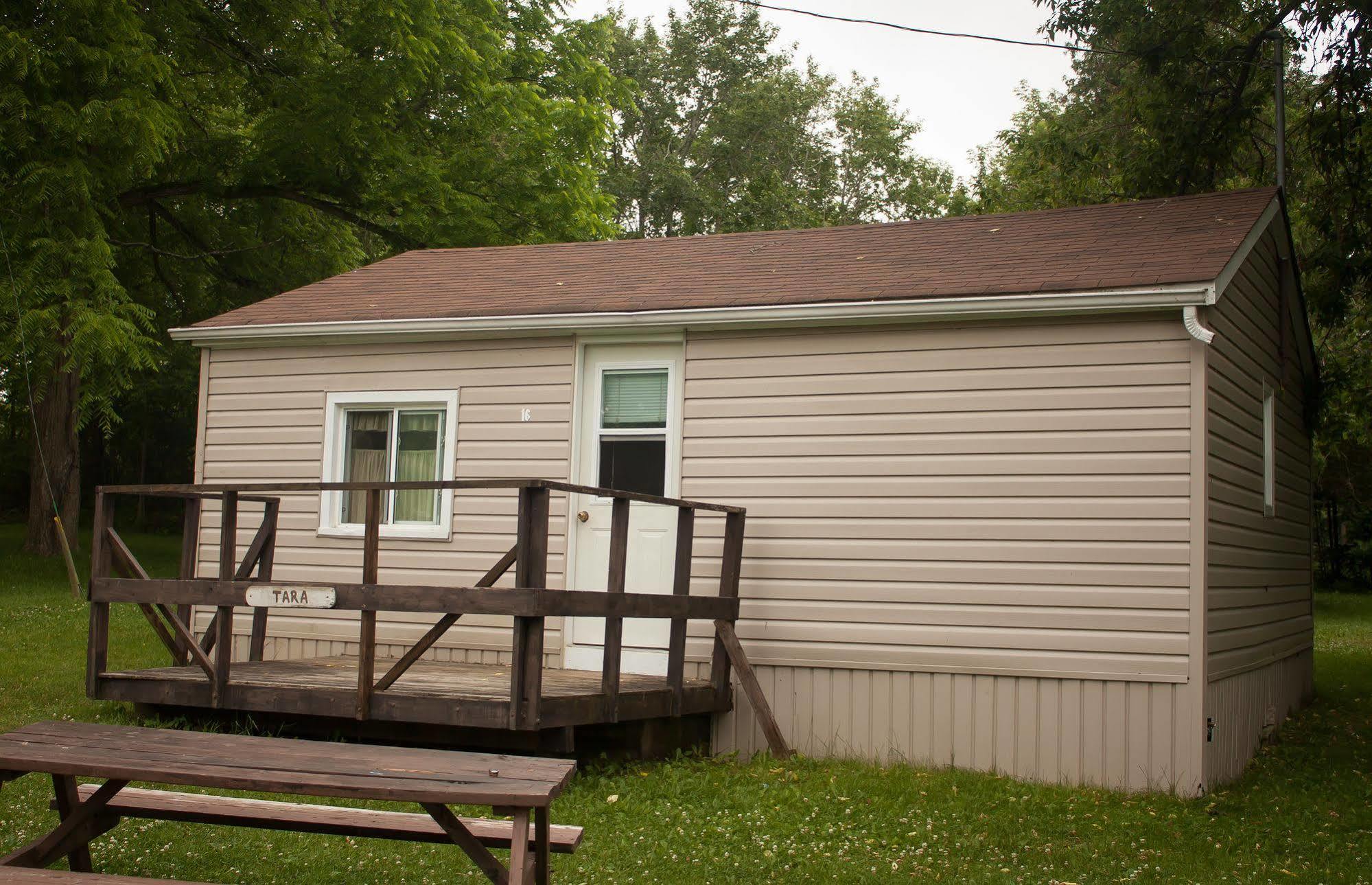 Lake Dalrymple Resort Lagoon City Exterior foto
