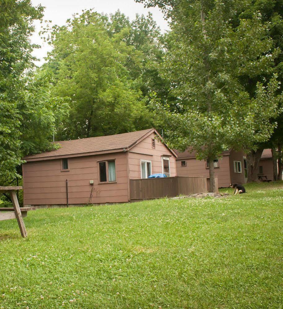 Lake Dalrymple Resort Lagoon City Exterior foto